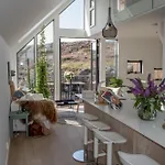 Modern Seaside 펜션