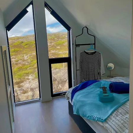 Modern Seaside Bomlo