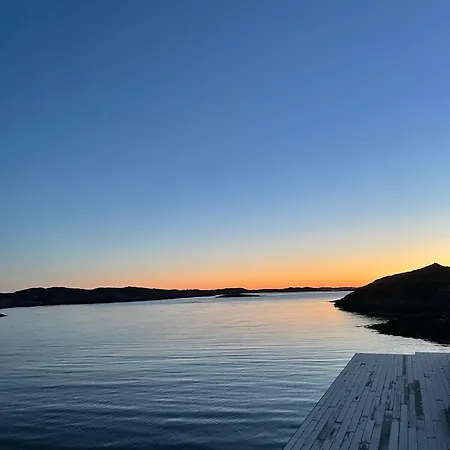 Modern Seaside * Bomlo