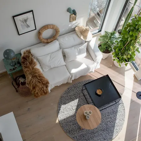 Modern Seaside Bomlo