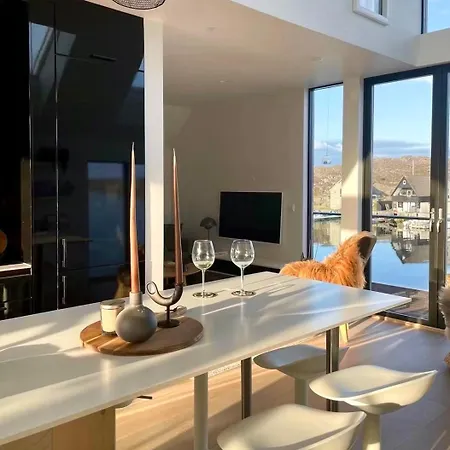 Modern Seaside Holiday home Bomlo
