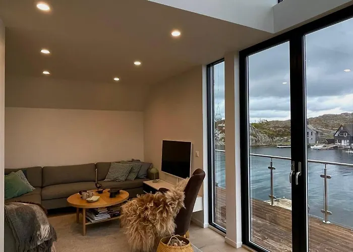 Modern Seaside 度假居